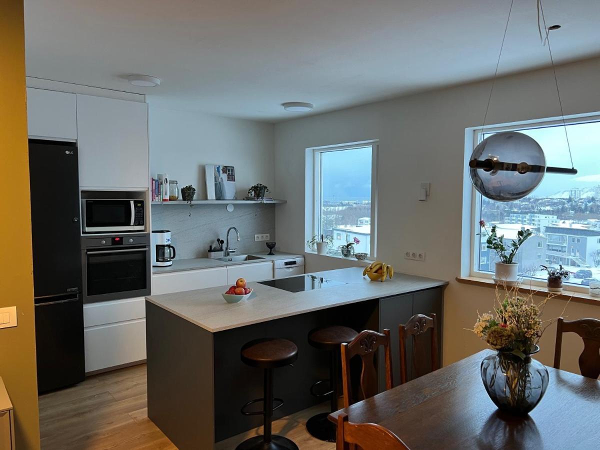 Jm Homestay - A Cozy Two Bedroom Apartment Ρέυκιαβικ Εξωτερικό φωτογραφία